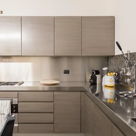 Amazing 4 Bedrooms With Garden Апартаменты *
