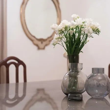 Amazing 4 Bedrooms With Garden Апартаменты *