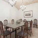 דירה Amazing 4 Bedrooms With Garden