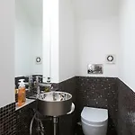 דירה Amazing 4 Bedrooms With Garden *