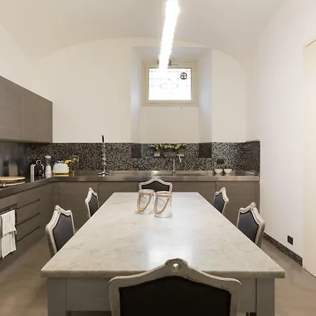 Apartman Amazing 4 Bedrooms With Garden *
