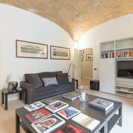 Апартаменты Amazing 4 Bedrooms With Garden Рим