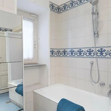 Apartman Amazing 4 Bedrooms With Garden *
