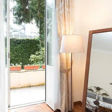 Amazing 4 Bedrooms With Garden Róma