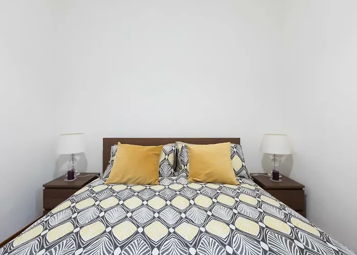 Amazing 4 Bedrooms With Garden Апартаменты Рим