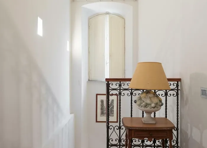 Апартаменты Amazing 4 Bedrooms With Garden