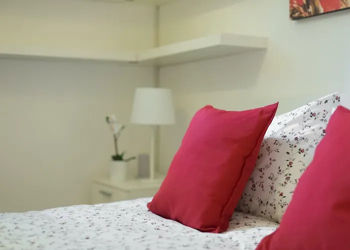 Апартаменты Amazing 4 Bedrooms With Garden *