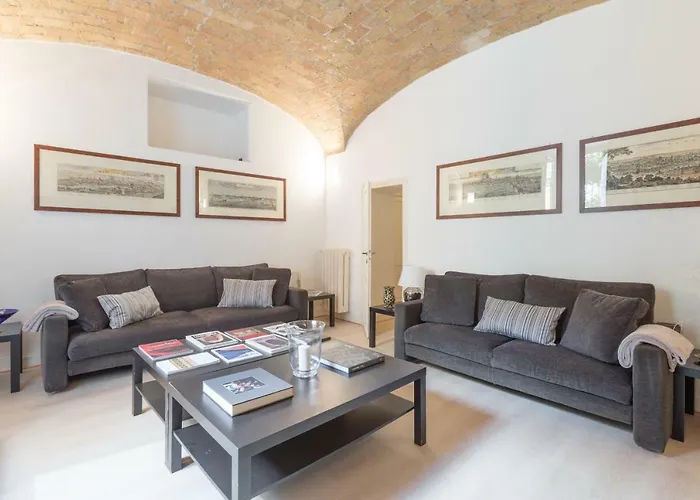 Amazing 4 Bedrooms With Garden Апартаменты