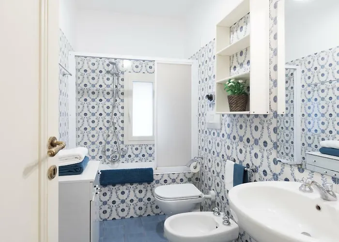 Amazing 4 Bedrooms With Garden Апартаменты
